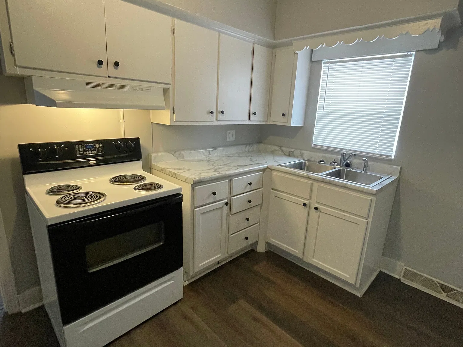 2 bed, $895 — Photo 3