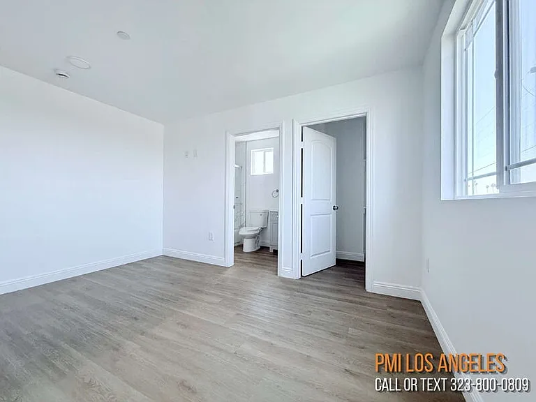 1731 E 68th St #C — Photo 22