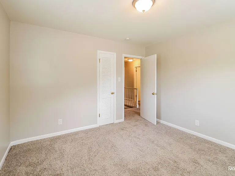 2214 Cheltenham Blvd — Photo 11