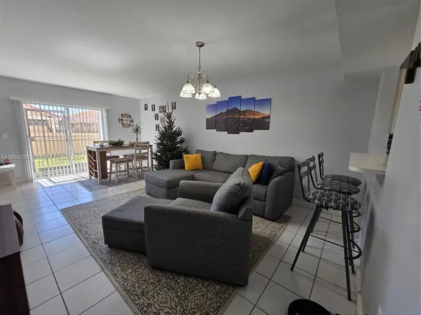 2630 W 76th St APT 104, Hialeah, FL 33016