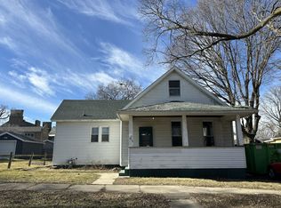 916 N Madison St, Bloomington, IL 61701
