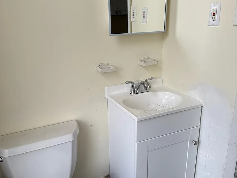352 Penn St #1 — Photo 2