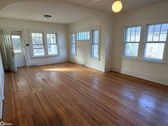 4th image of 503 S 3rd St