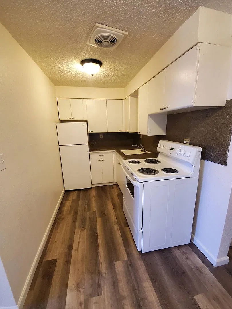 One Bedroom Apartment — Photo 4