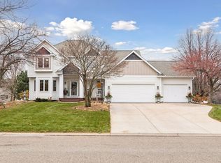 3800 Jamestown Curv, Woodbury, MN 55129