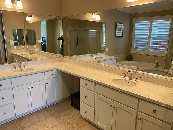 3rd image of 1245 Villa Terrace Dr
