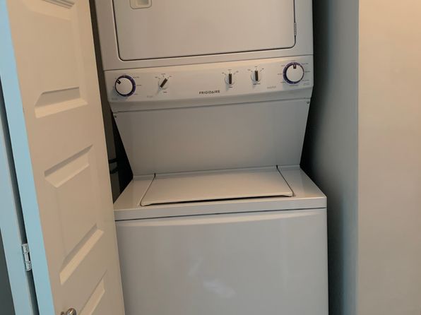 1 bedroom rental in Surrey — photo 14