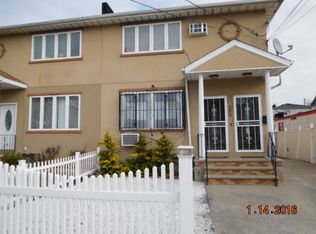 556 Beach 67th St, Far Rockaway, NY 11692