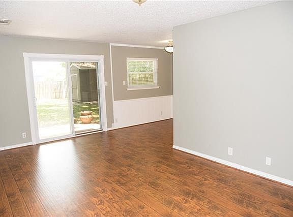 4th image of 2502 Lakehurst Dr