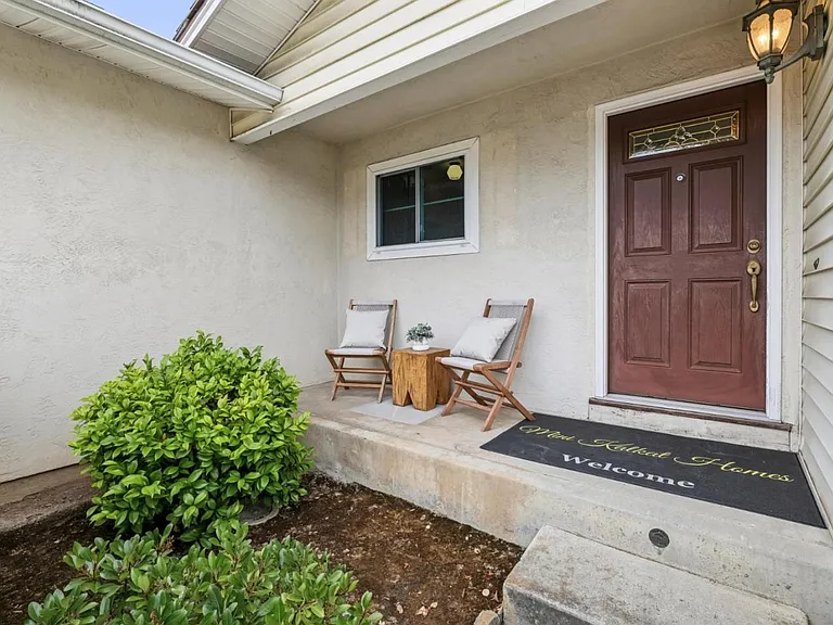 1563 Heron Ave — Photo 16