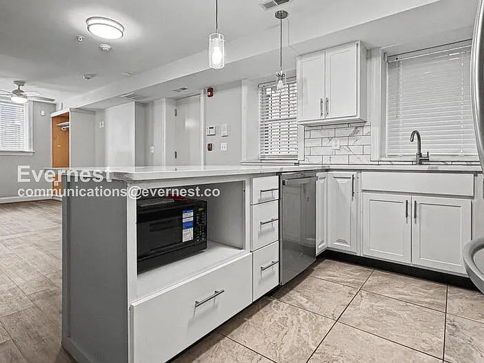 2438 Callow Ave — Photo 5