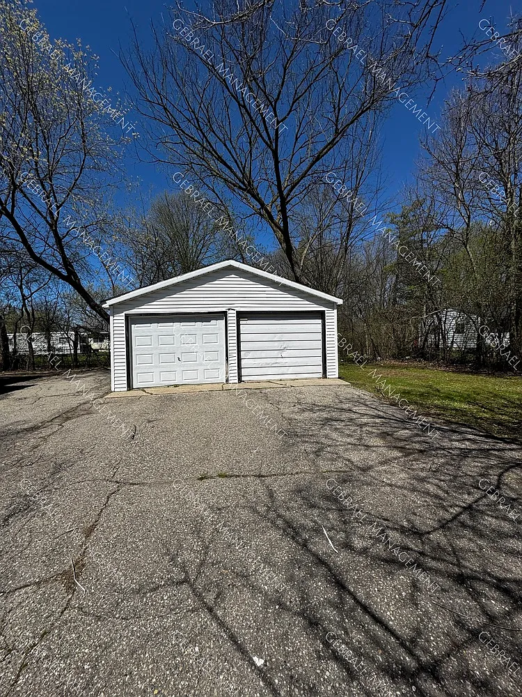 1549 Ryan St. — Photo 3
