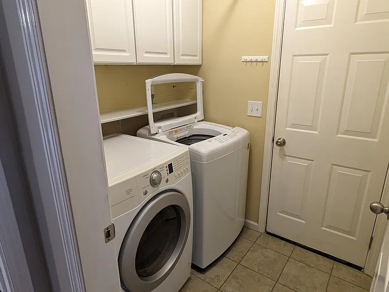 415 Malton Ct — Photo 6