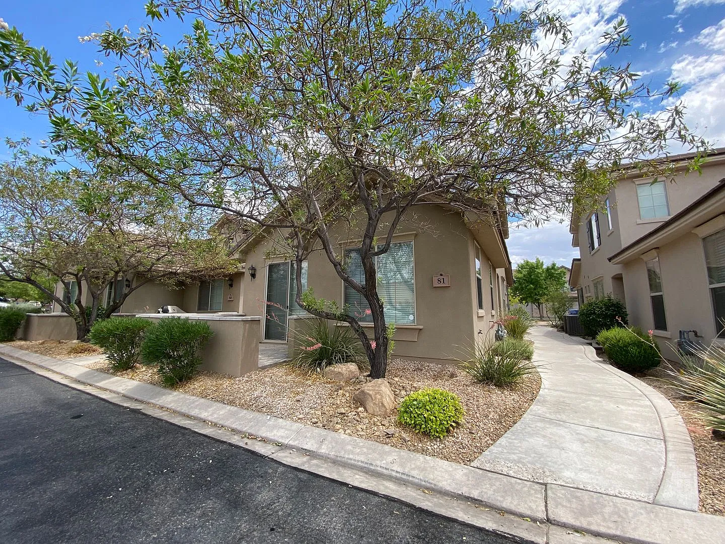 Spacious End Townhome For Rent — Photo 4