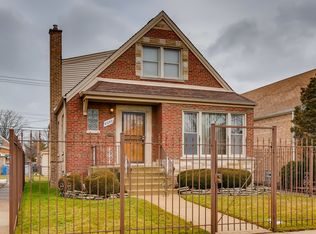 8040 S Sawyer Ave, Chicago, IL