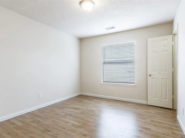 1138 Evandale Ln — Photo 22