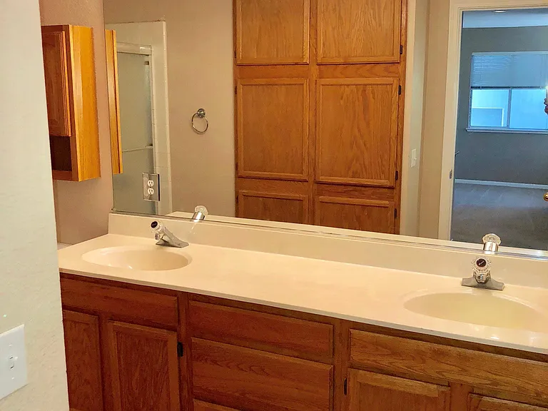 Upstairs bath with extra storage