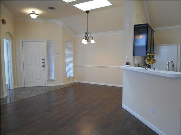 5th image of 3013 Fox Hollow Dr