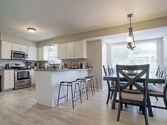 5th image of 6118 Glennsbury Ct