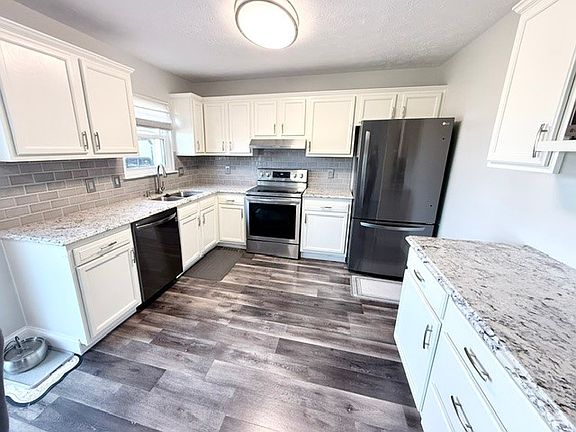 2nd image of 877 Trails End Dr