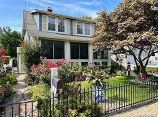 4 Jefferson Ave, Bayville, NY 11709