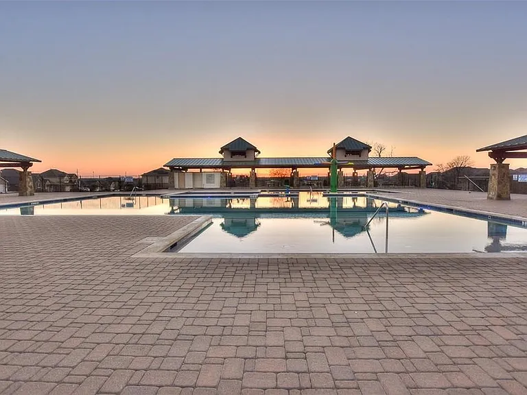 7993 Arezzo Dr — Photo 31