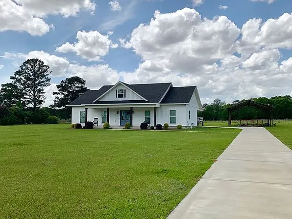 710 County Road 19, Headland, AL 36345