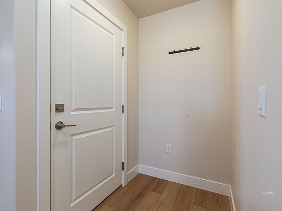 5th image of 130 E North Rim Ct