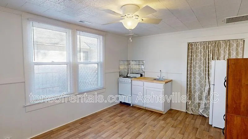 1 bed, 1.0 bath, $860 — Photo 4
