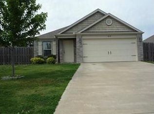 615 E Bonnie Ln, Rogers, AR 72758