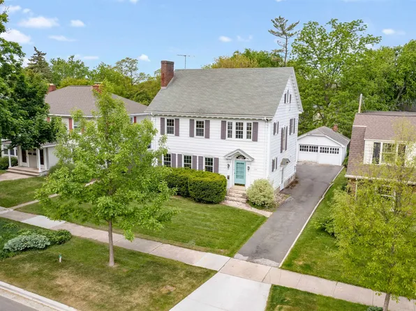 1110 S Jackson St, Green Bay, WI 54301