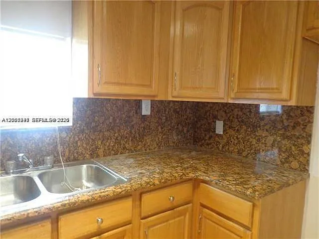 14864 NE 6th Ave #3C — Photo 2