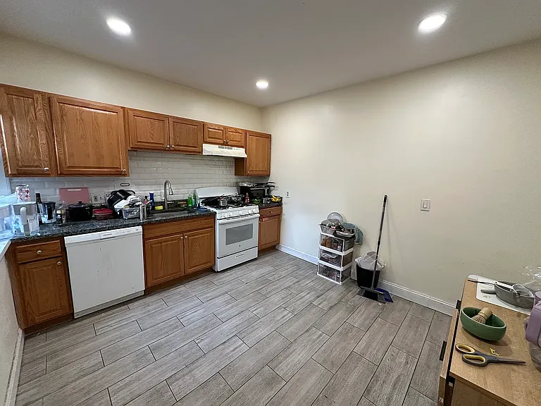 192 Kelton St #5 — Photo 4