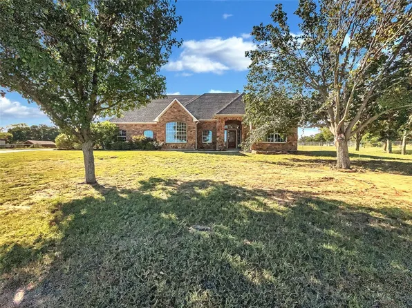 100 Imperial Mammoth Valley Ln #L, Weatherford, TX 76085