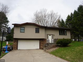 286 Sunset Ln, Ellsworth, WI 54011