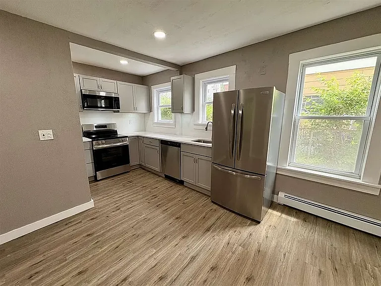 37 Green Hill Pkwy #1 — Photo 3