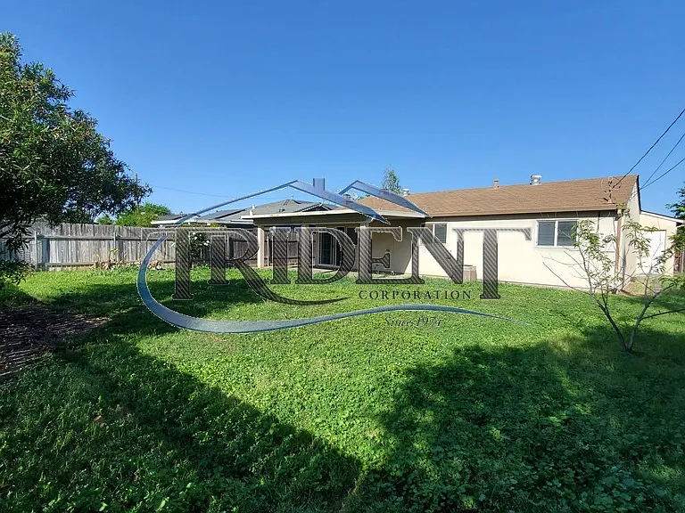 2404 Edwards St — Photo 19