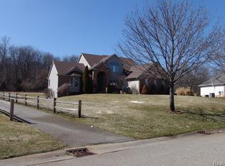 7562 Setters Pointe Dr, Brighton, MI 48116