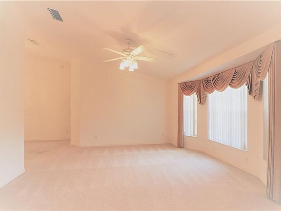 4th image of 21825 Tartan St
