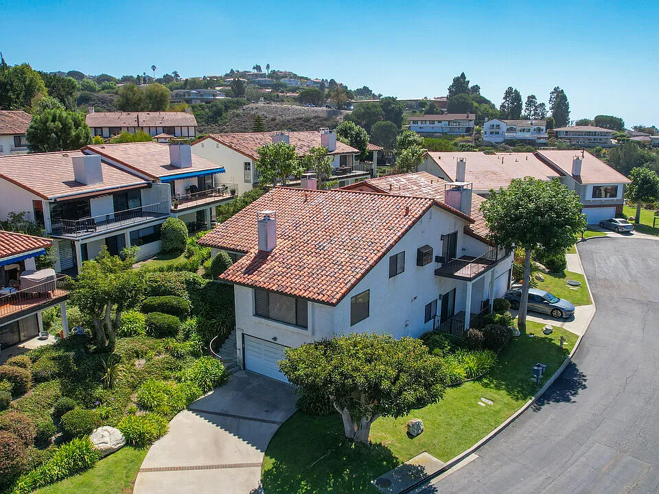 6622 Ocean Crest Dr