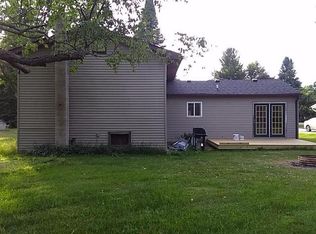 1336 Lakeview Dr, Gladwin, MI 48624