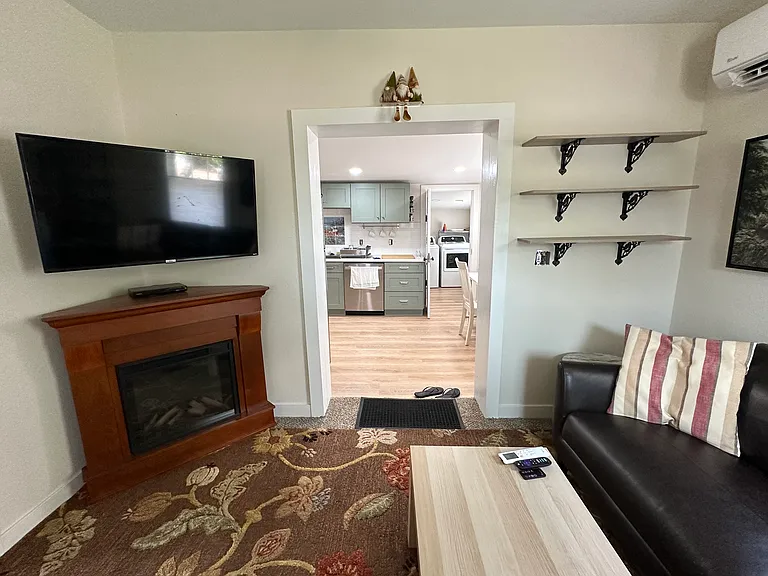 831 Oak Ave — Photo 8