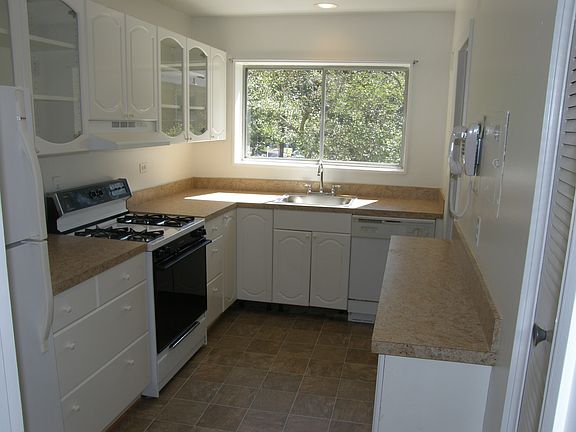 2nd image of 10642 Montrose Ave #10642