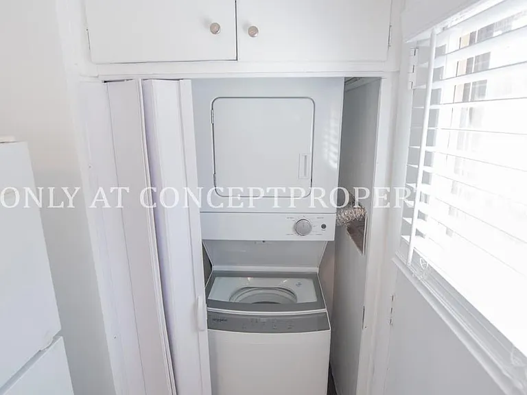 227 E St — Photo 14