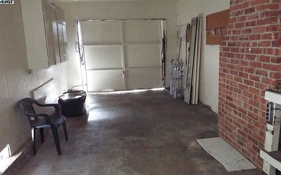 5th image of 24035 Carmelita Dr