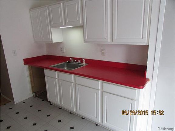 3rd image of 26644 Franklin Pointe Dr #1