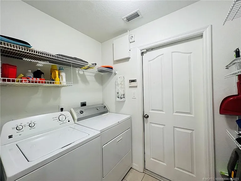 1309 Carlton Ct — Photo 25