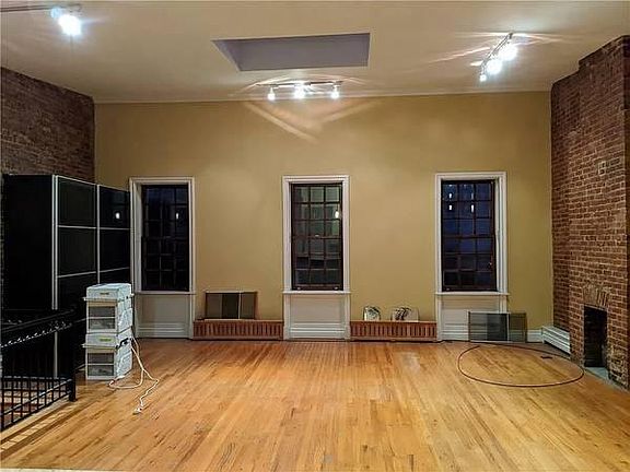 3rd image of 43 Monroe Ave