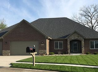 8096 Spring Valley Dr, Plainfield, IN 46168