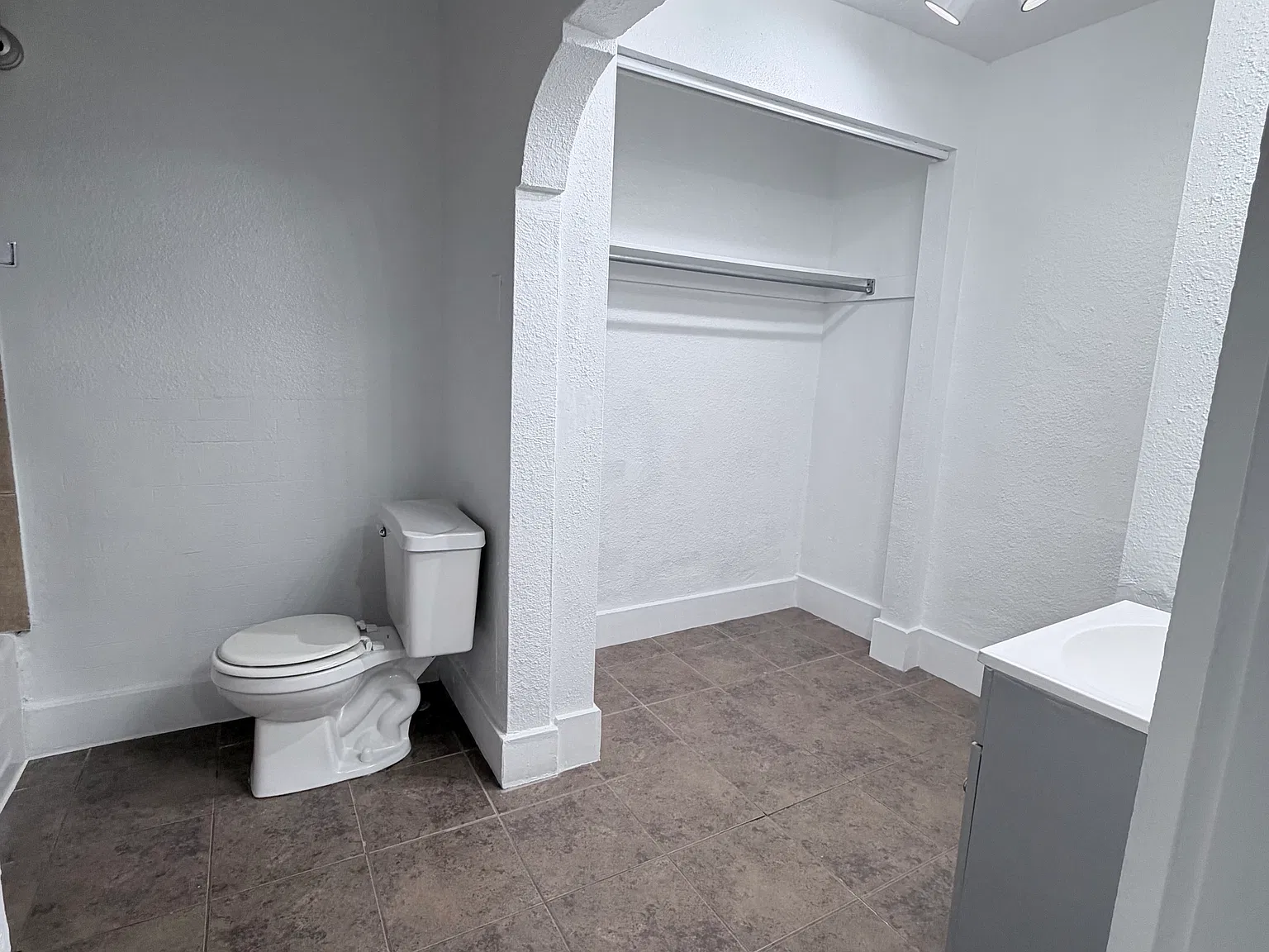 1 bed, 450 sqft, $1,200 — Photo 3